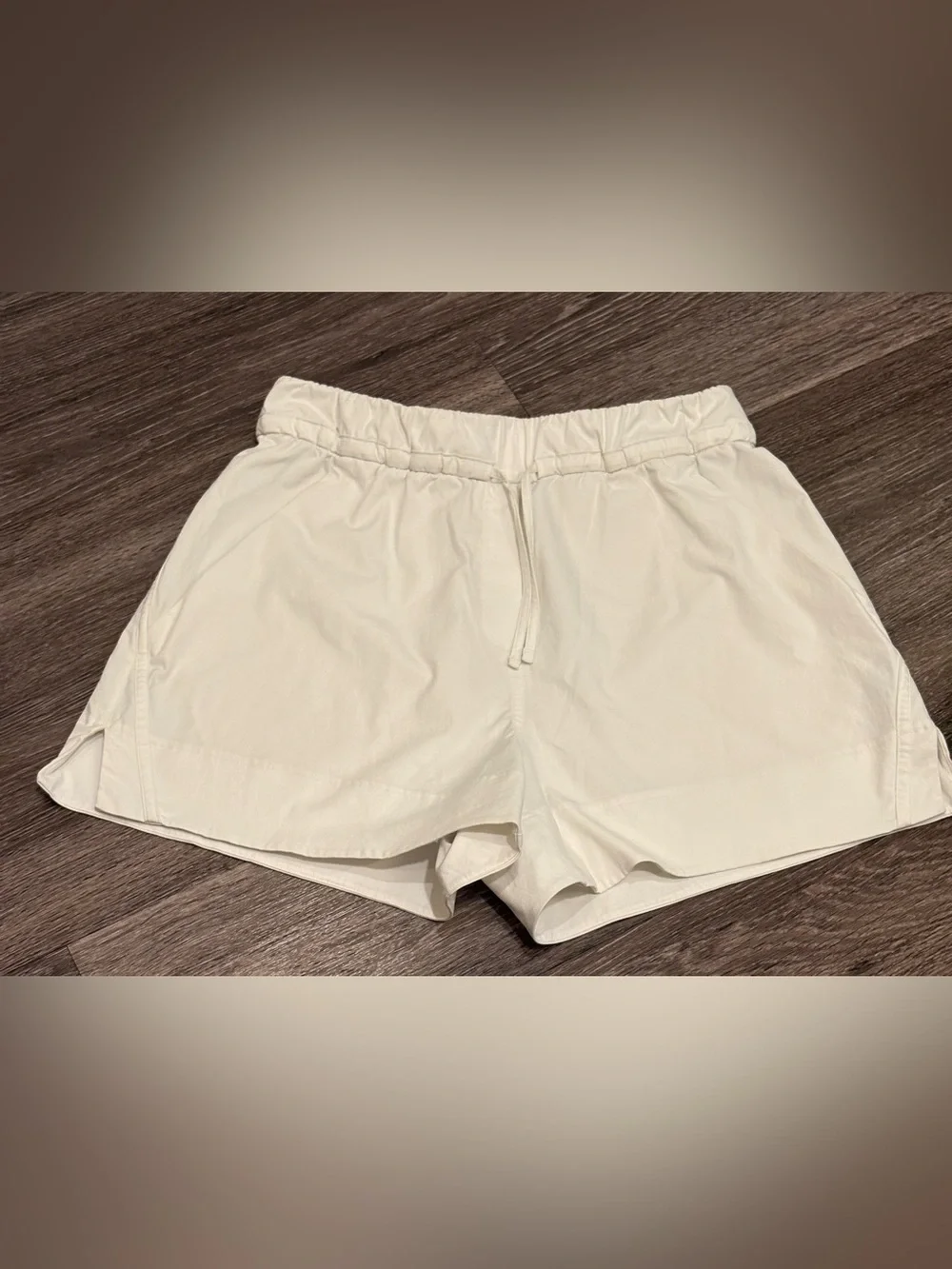 Lululemon Women’s Cinchable Waist High-Rise Woven Short 3.5 White Size Small